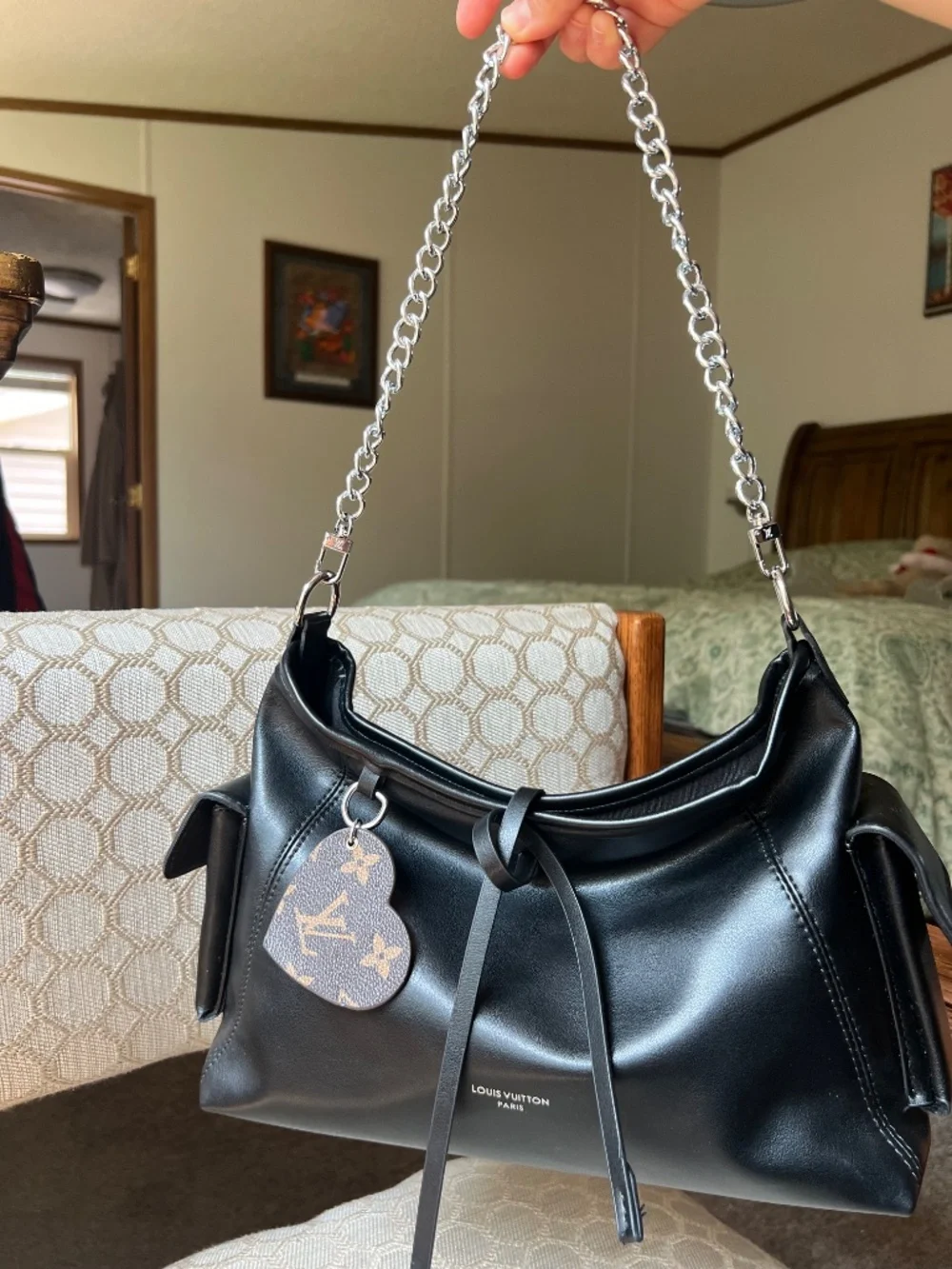 Black shoulder bag